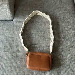 Super cute Madewell crossbody bag with boho cream strap